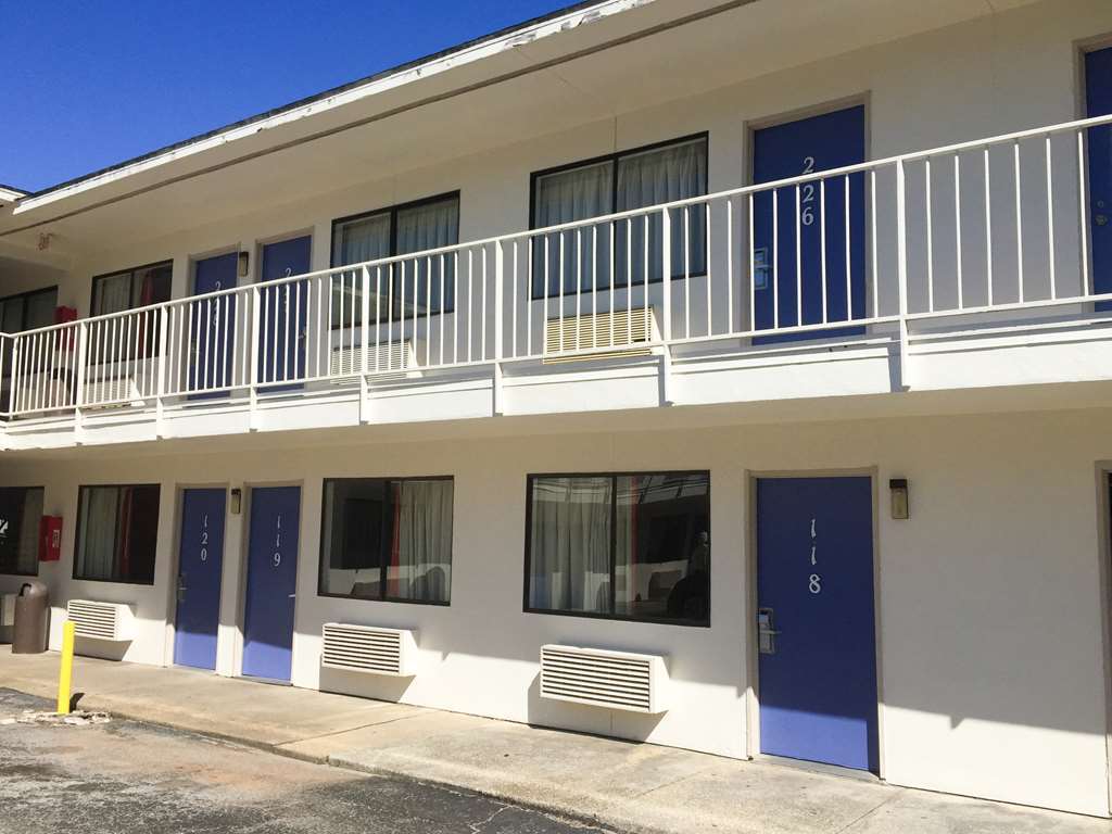 6 - Pensacola West 2* Ferry Pass