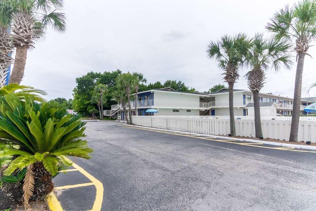 6 - Pensacola West Motel Ferry Pass