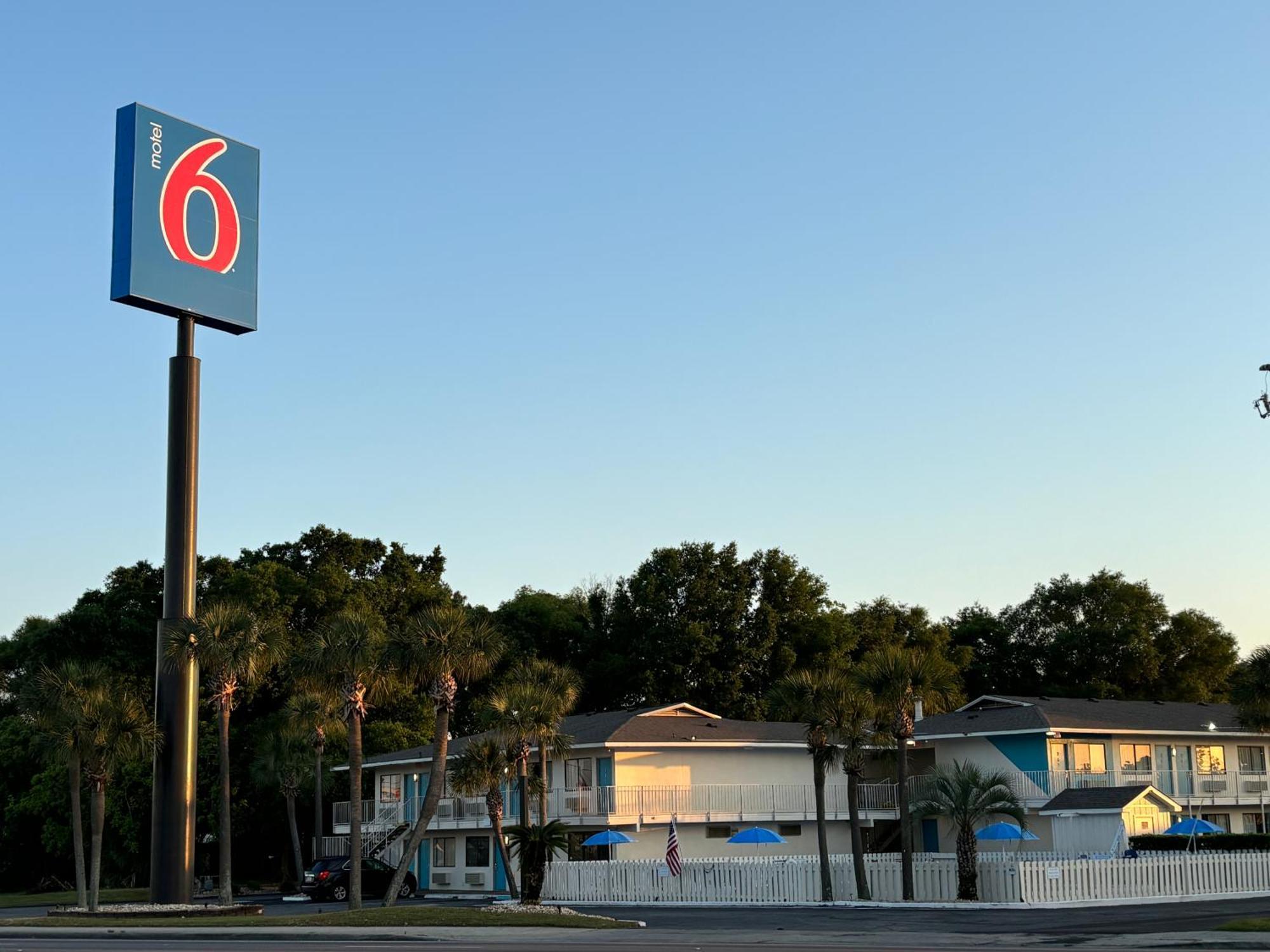 6 - Pensacola West 2* Ferry Pass