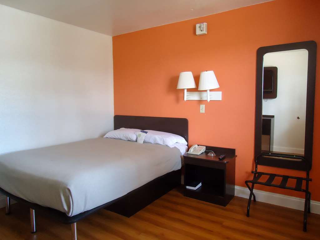 6 - Pensacola West Motel 2*