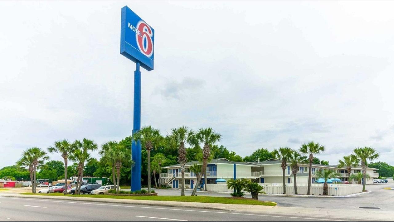 Motel 6 - Pensacola West Ferry Pass