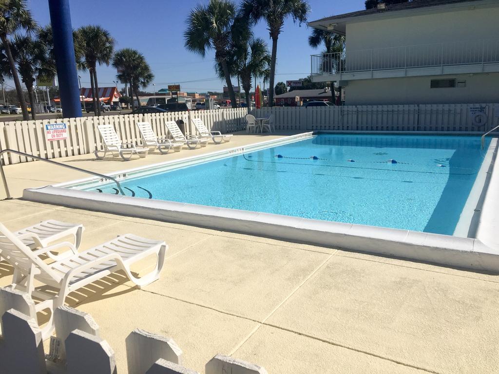 Motel 6 - Pensacola West 2*