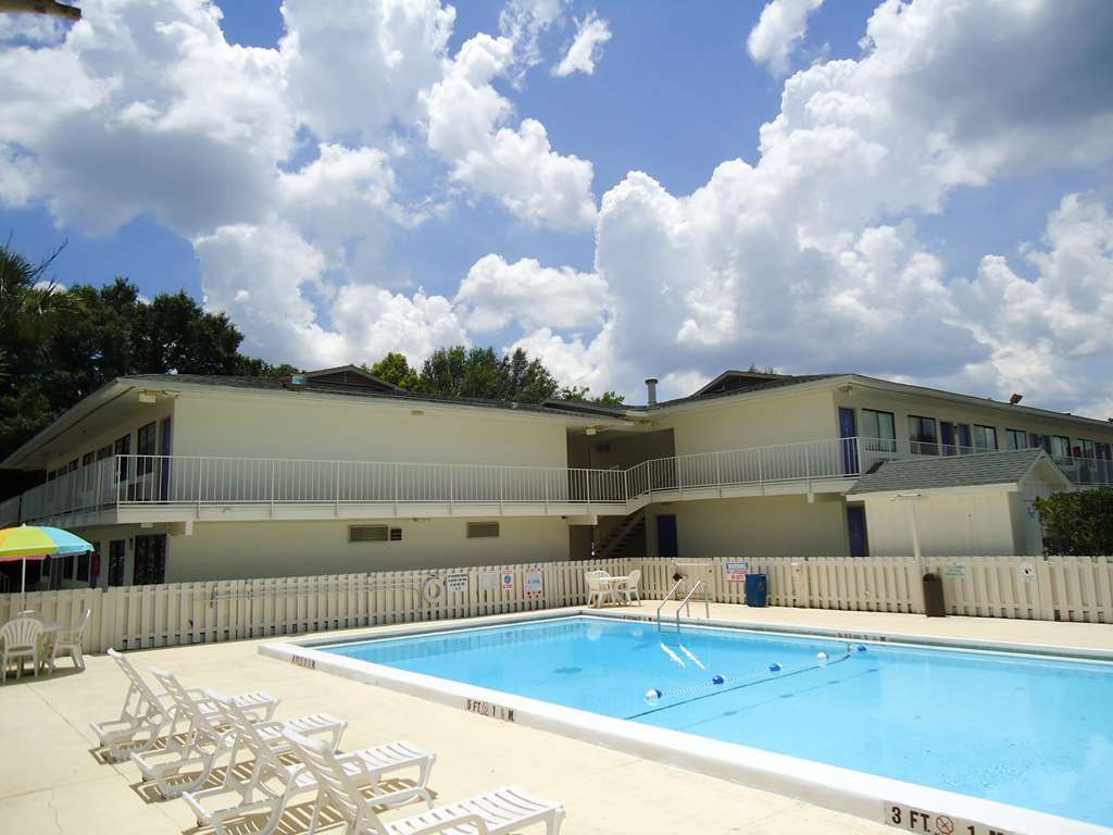 6 - Pensacola West Motel